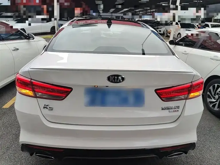 Kia K5 1.6 T Auto LUX
