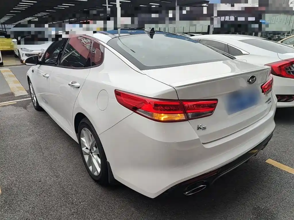 Kia K5 1.6 T Auto LUX