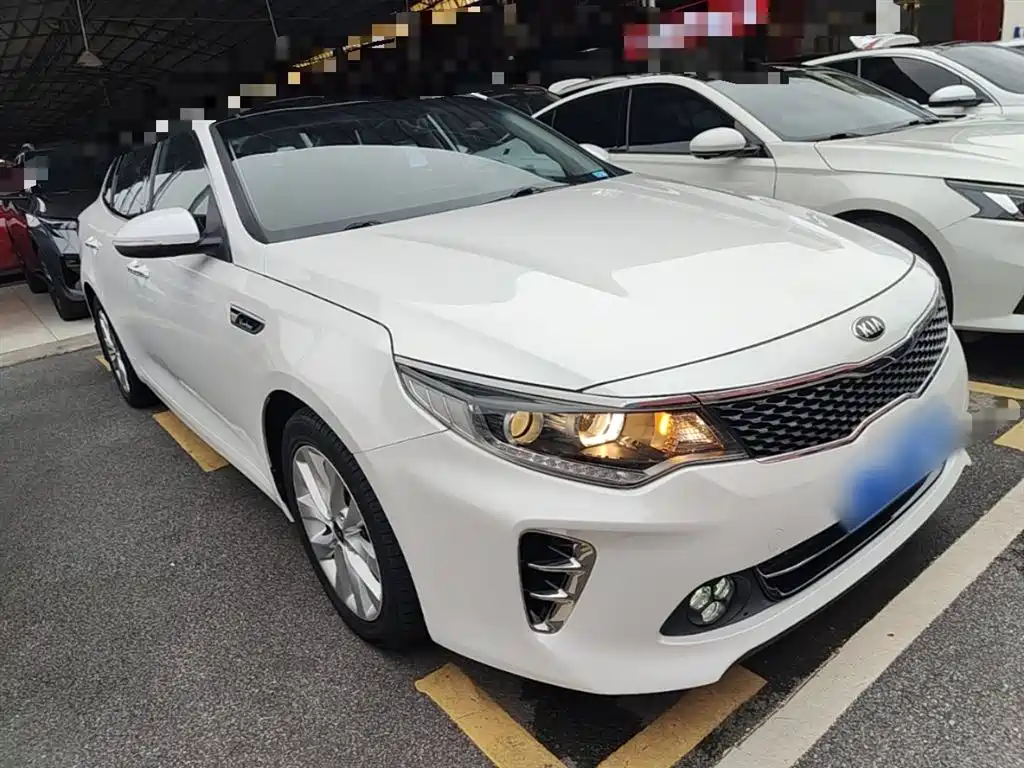 Kia K5 1.6 T Auto LUX