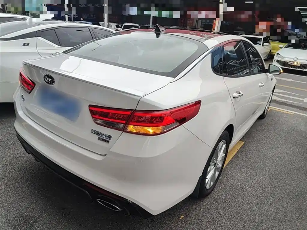 Kia K5 1.6 T Auto LUX