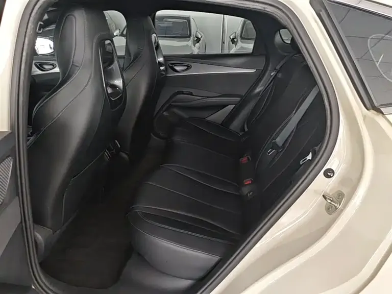 BYD Seal 06 DM-i 80 KM Distinguished