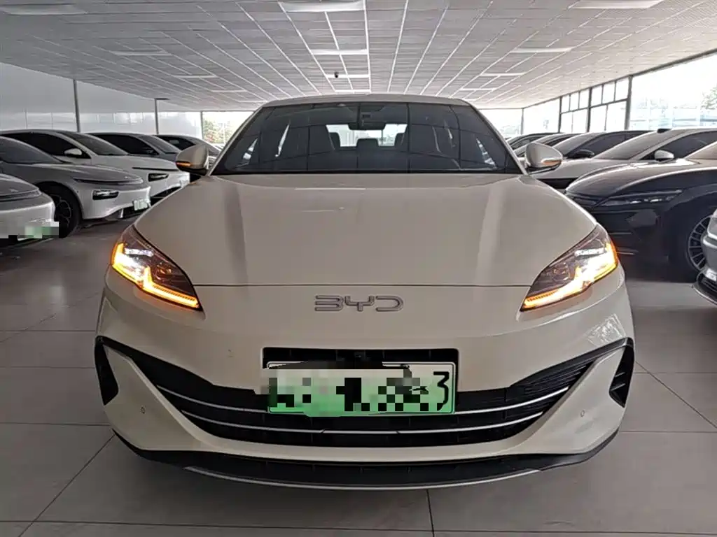 Seal 06 DM-i 80 KM Distinguished