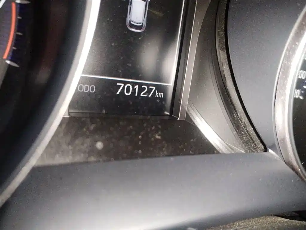 Toyota C-HR 2.0 L Leading