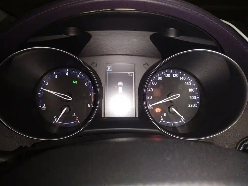 Toyota C-HR 2.0 L Leading