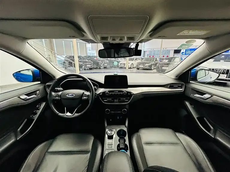 Ford Focus 福克斯 2019款 三厢 EcoBoost 180 自动锋耀型