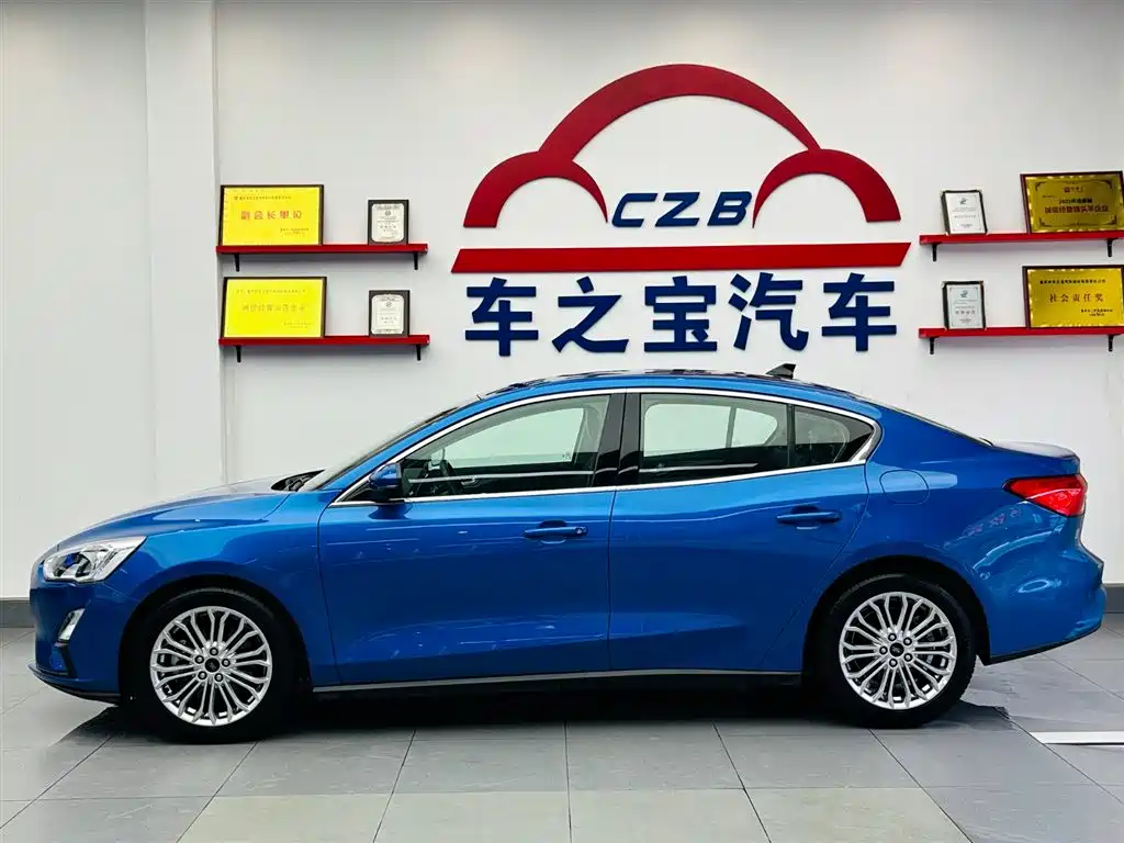 Focus 福克斯 2019款 三厢 EcoBoost 180 自动锋耀型