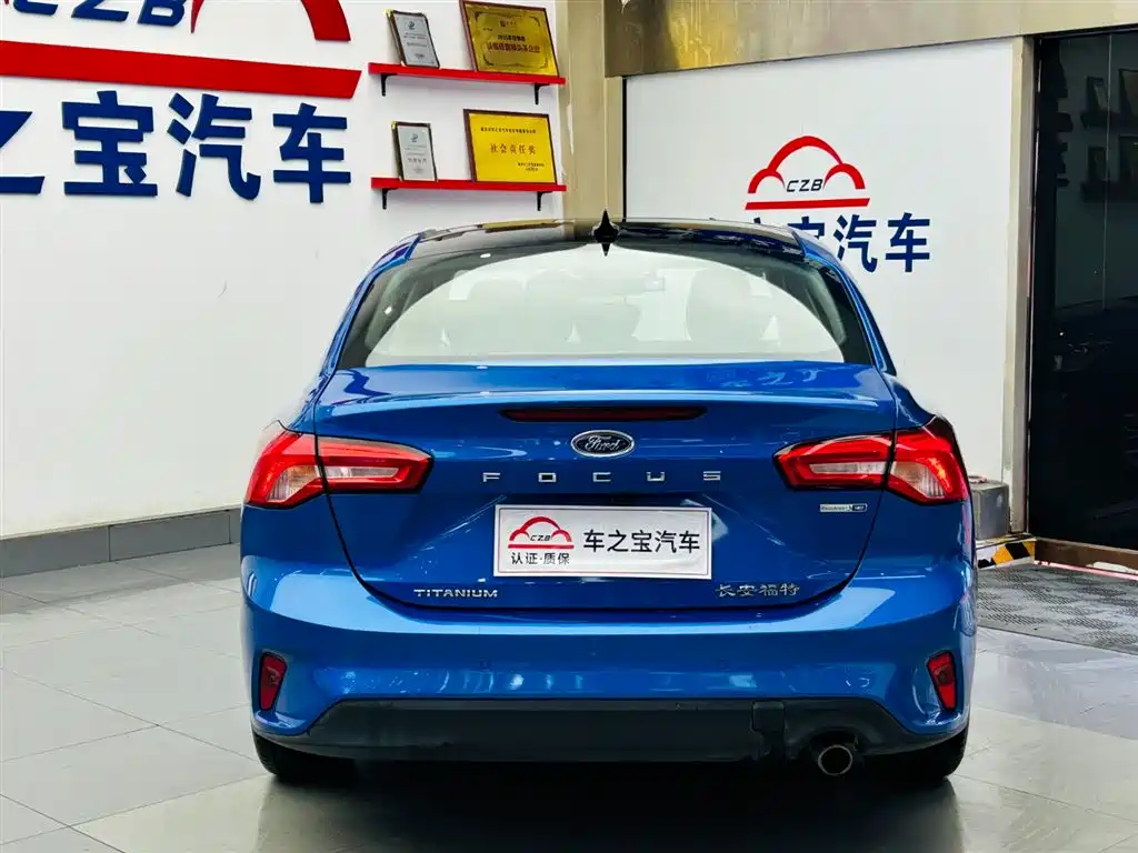 Focus 福克斯 2019款 三厢 EcoBoost 180 自动锋耀型