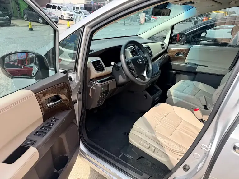 Honda Odyssey Facelift 2.4 L Luxury
