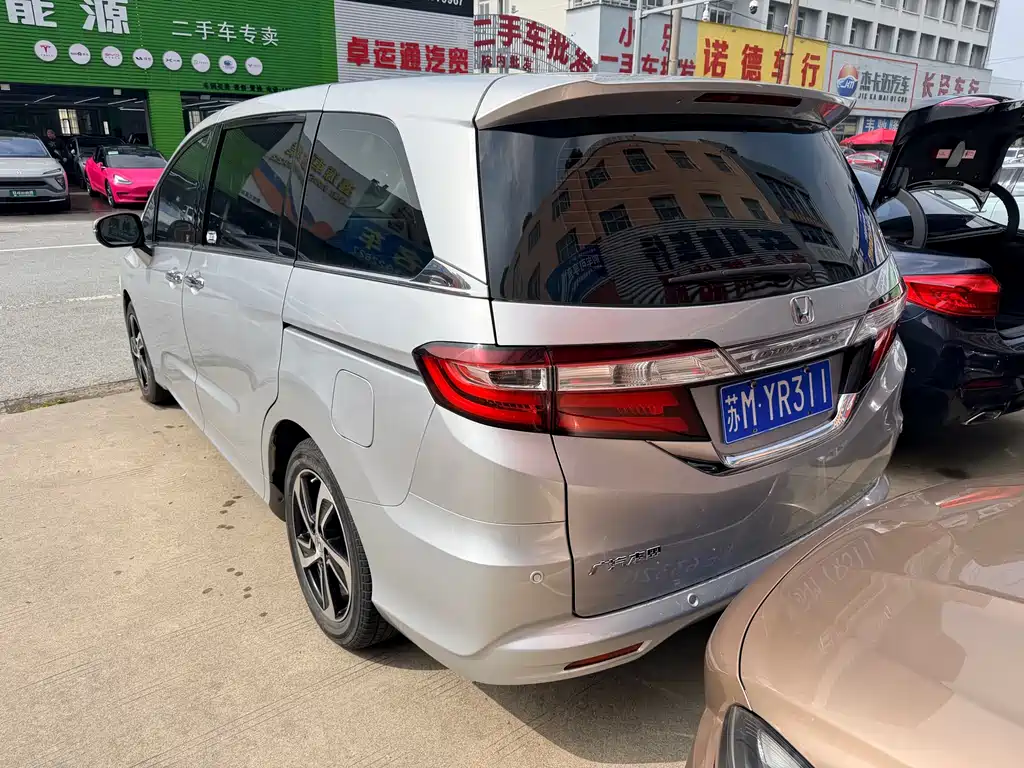Odyssey Facelift 2.4 L Luxury