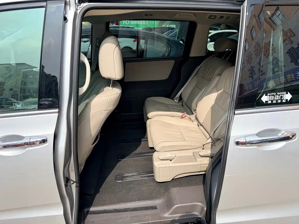 Odyssey Facelift 2.4 L Luxury