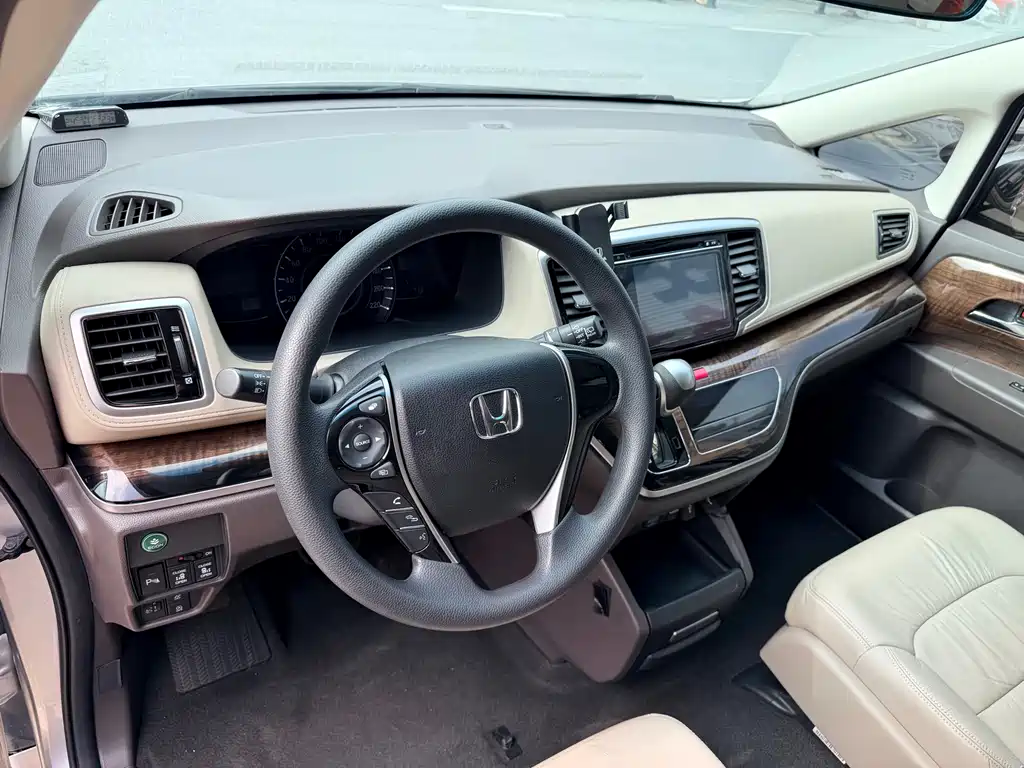 Odyssey Facelift 2.4 L Luxury