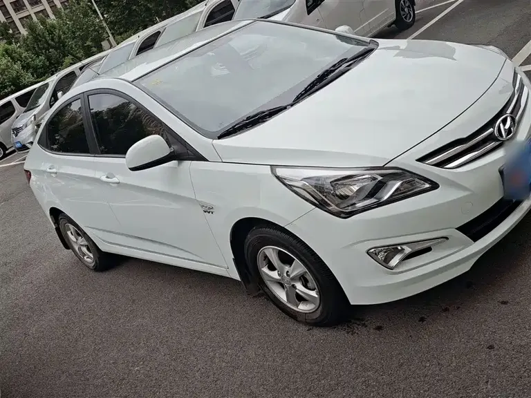 Hyundai Accent 1.4 L Auto Intelligent GLS