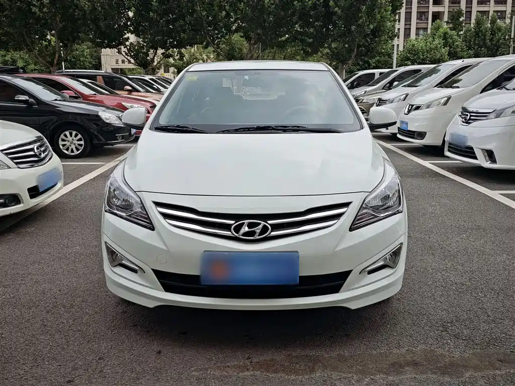 Accent 1.4 L Auto Intelligent GLS