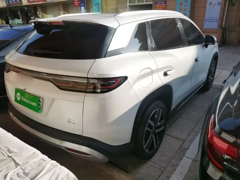 BYD Song L DM-i 112 km Transcend