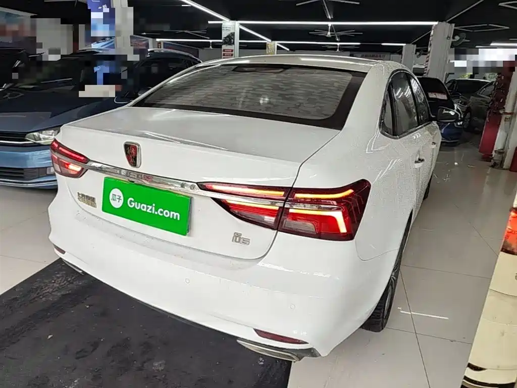 Roewe i6 Classic PLUS 1.6 L CVT 4 G Connected Glory Flagship