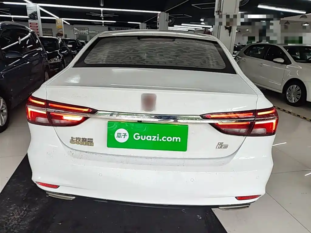 Roewe i6 Classic PLUS 1.6 L CVT 4 G Connected Glory Flagship