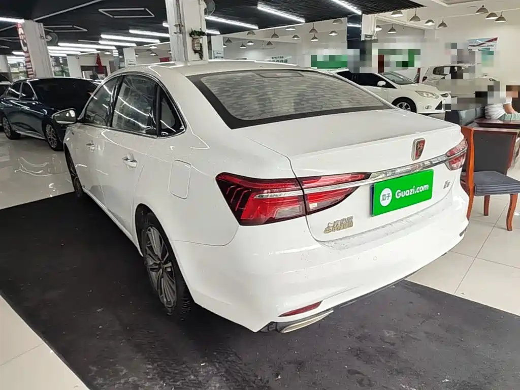 Roewe i6 Classic PLUS 1.6 L CVT 4 G Connected Glory Flagship