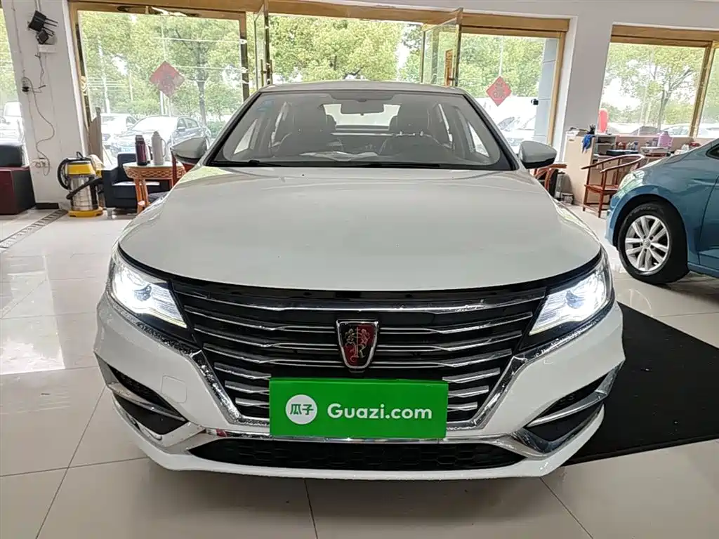 Roewe i6 Classic PLUS 1.6 L CVT 4 G Connected Glory Flagship