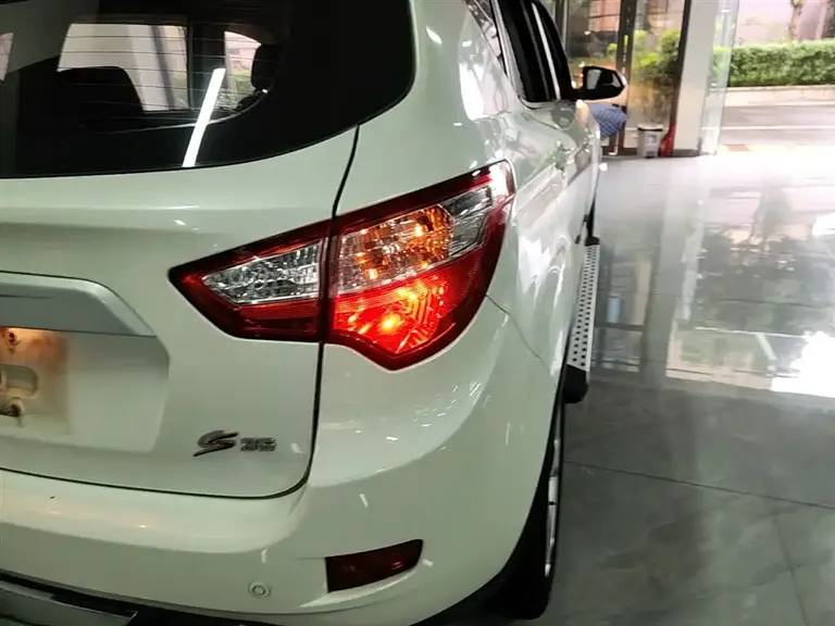 Changan CS35 长安CS35 2015款 1.6 L 手动尊贵型 国IV