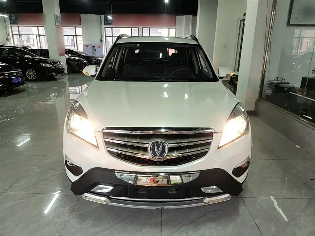 Changan CS35 长安CS35 2015款 1.6 L 手动尊贵型 国IV