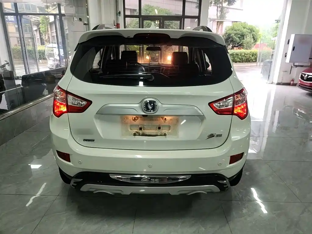 Changan CS35 长安CS35 2015款 1.6 L 手动尊贵型 国IV