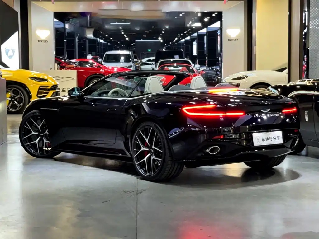 Aston Martin DB12 4.0 T V8 Volante