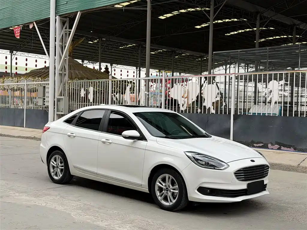 Escort Facelift 1.5 L Auto Joy CN-VI