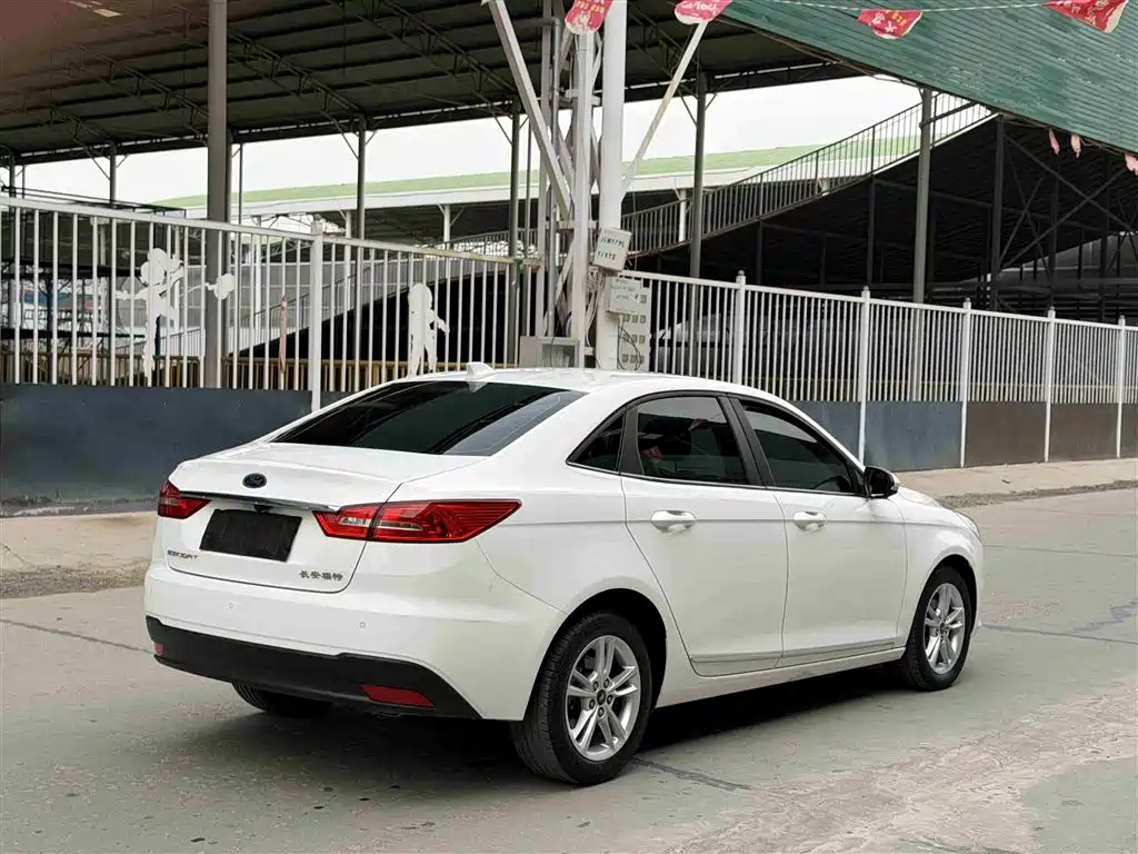 Escort Facelift 1.5 L Auto Joy CN-VI