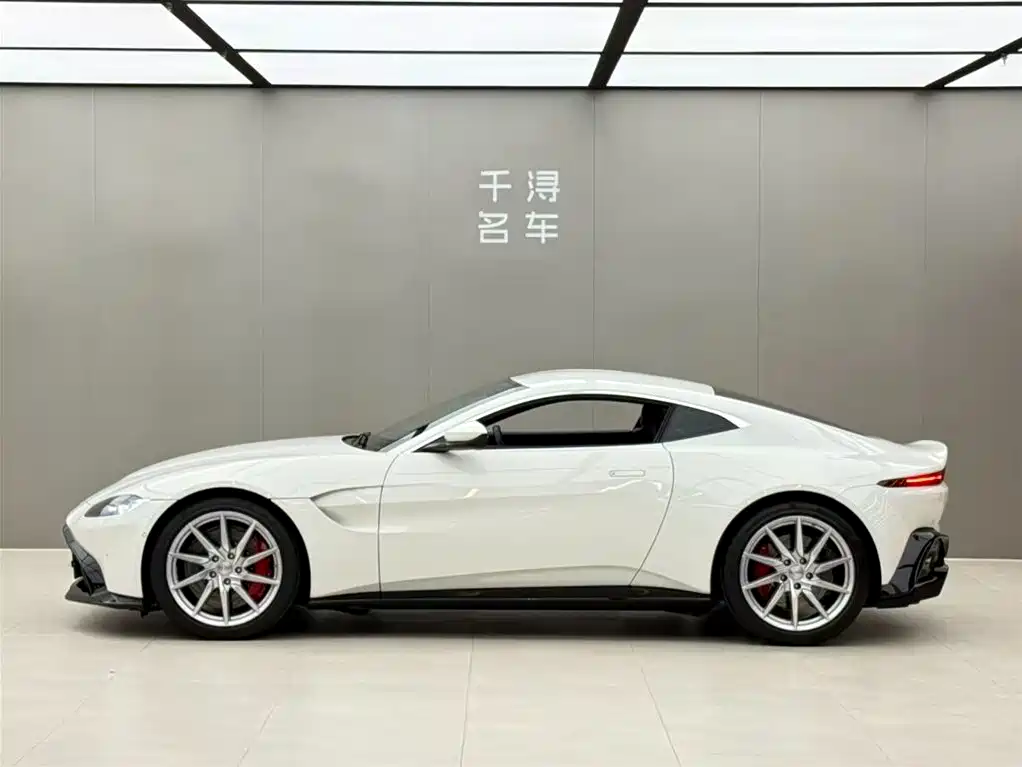 V8 Vantage 4.0 T V8 Coupe