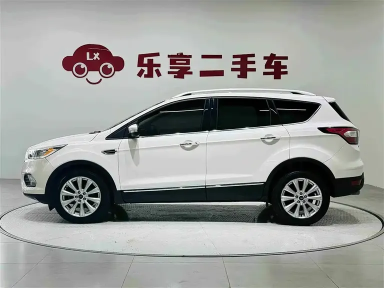 Ford Kuga EcoBoost 180 2 WD Grand Wing