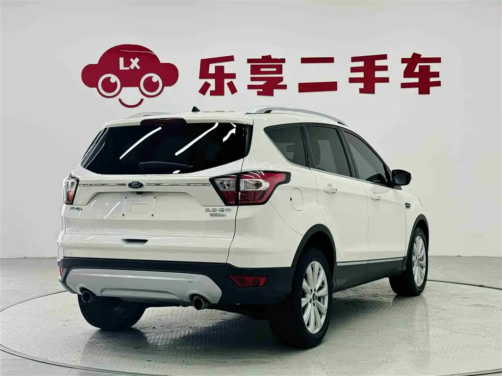 Kuga EcoBoost 180 2 WD Grand Wing