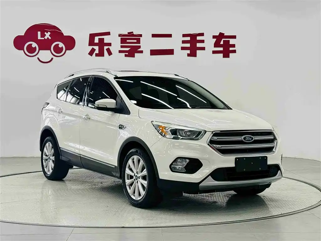 Kuga EcoBoost 180 2 WD Grand Wing