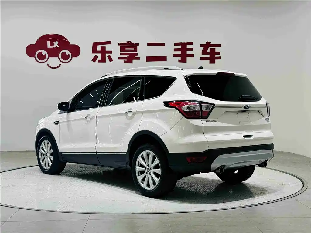 Kuga EcoBoost 180 2 WD Grand Wing
