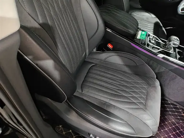 Hongqi HS5 Facelift 2.0 T Connected Flagship Enjoyment