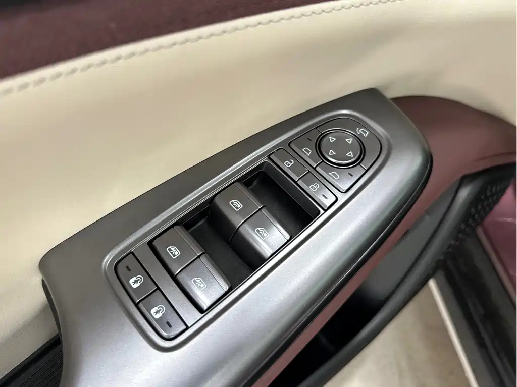 Seal 07 DM-i Smart Drive DM-i 1.5 L 125 km Luxury