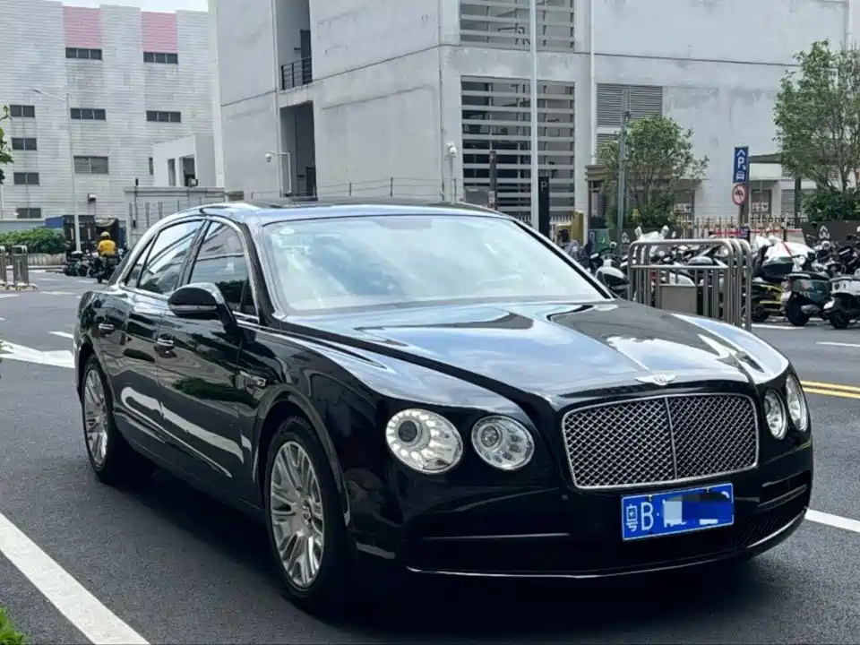 Flying Spur 4.0 T V8 S Standard