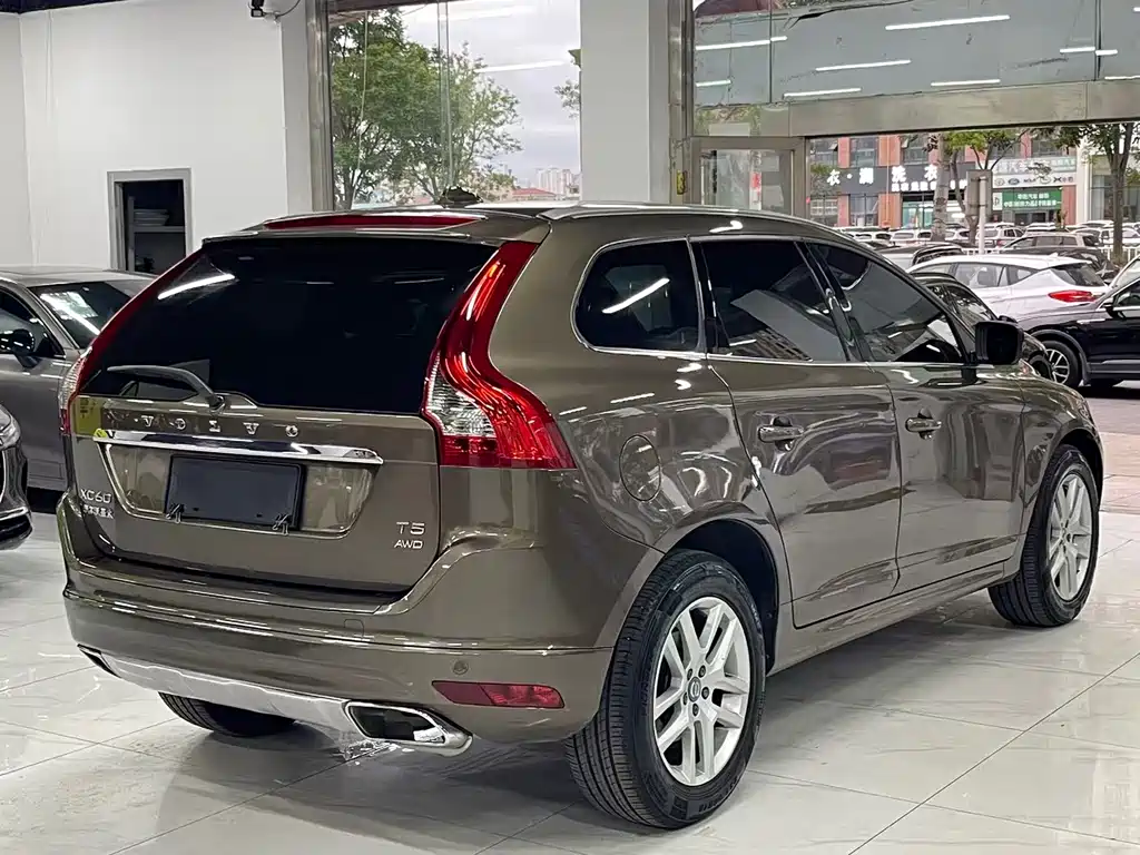 Volvo XC60 T5 AWD Smart Progress