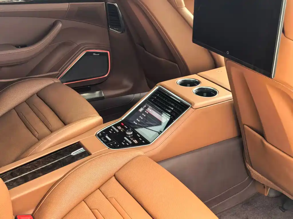 Panamera NEV Panamera新能源 2023款 Panamera Turbo S E-Hybrid 行政加长版