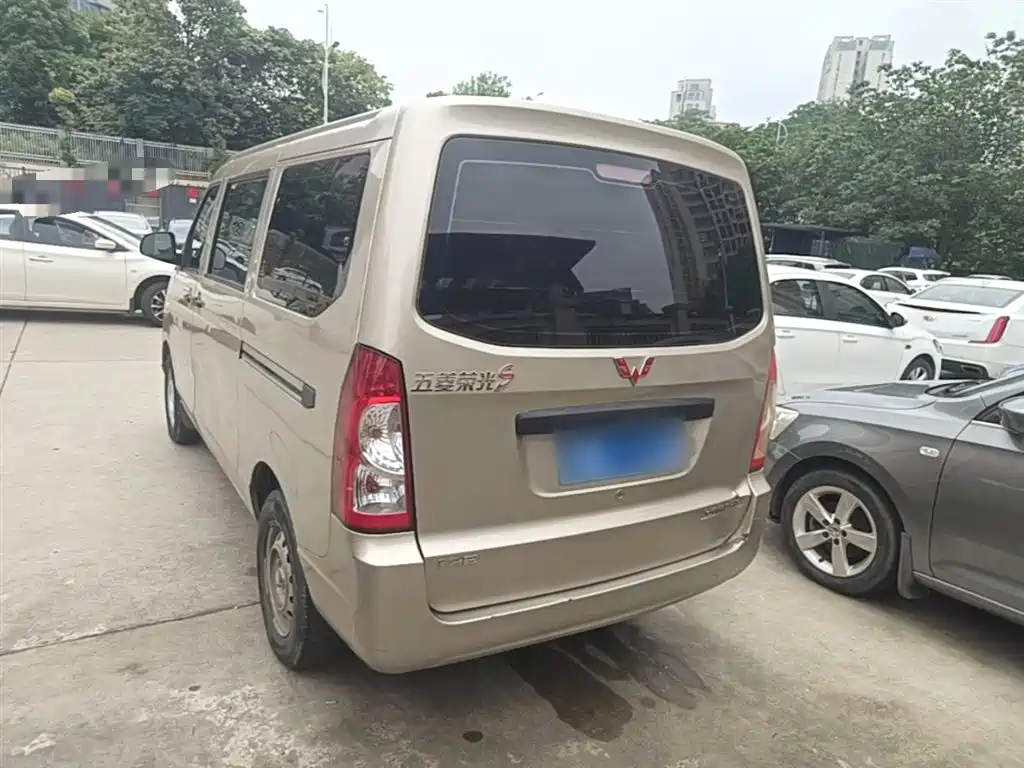 Wuling Rongguang 五菱荣光 2020款 1.2 L S 基本型 国VI