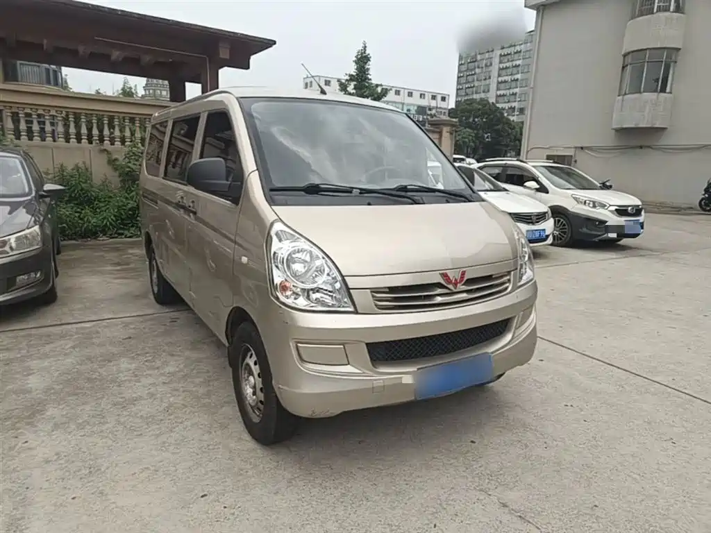 Wuling Rongguang 五菱荣光 2020款 1.2 L S 基本型 国VI