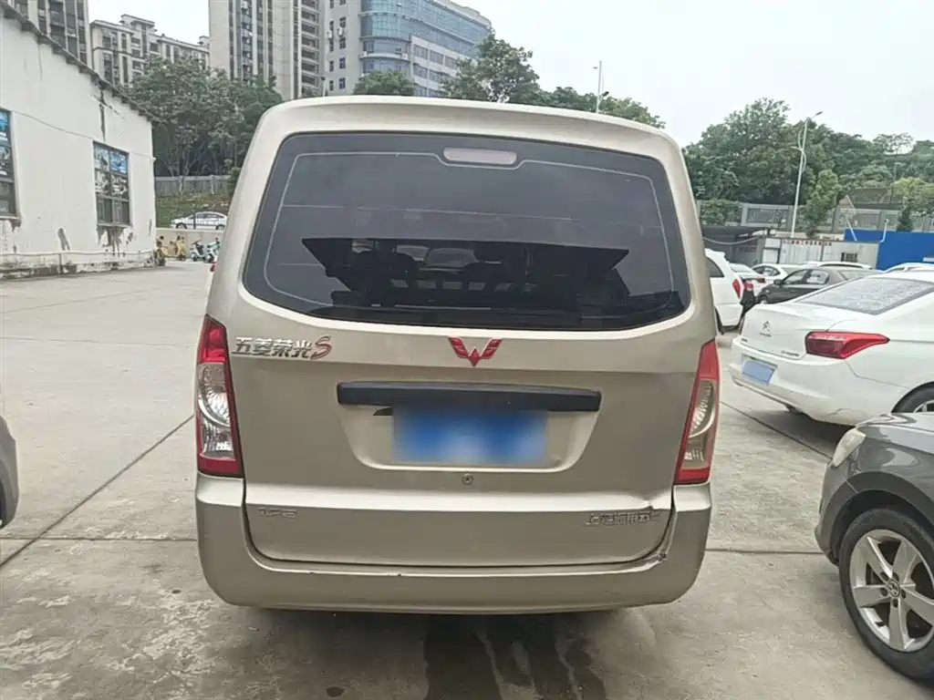 Wuling Rongguang 五菱荣光 2020款 1.2 L S 基本型 国VI