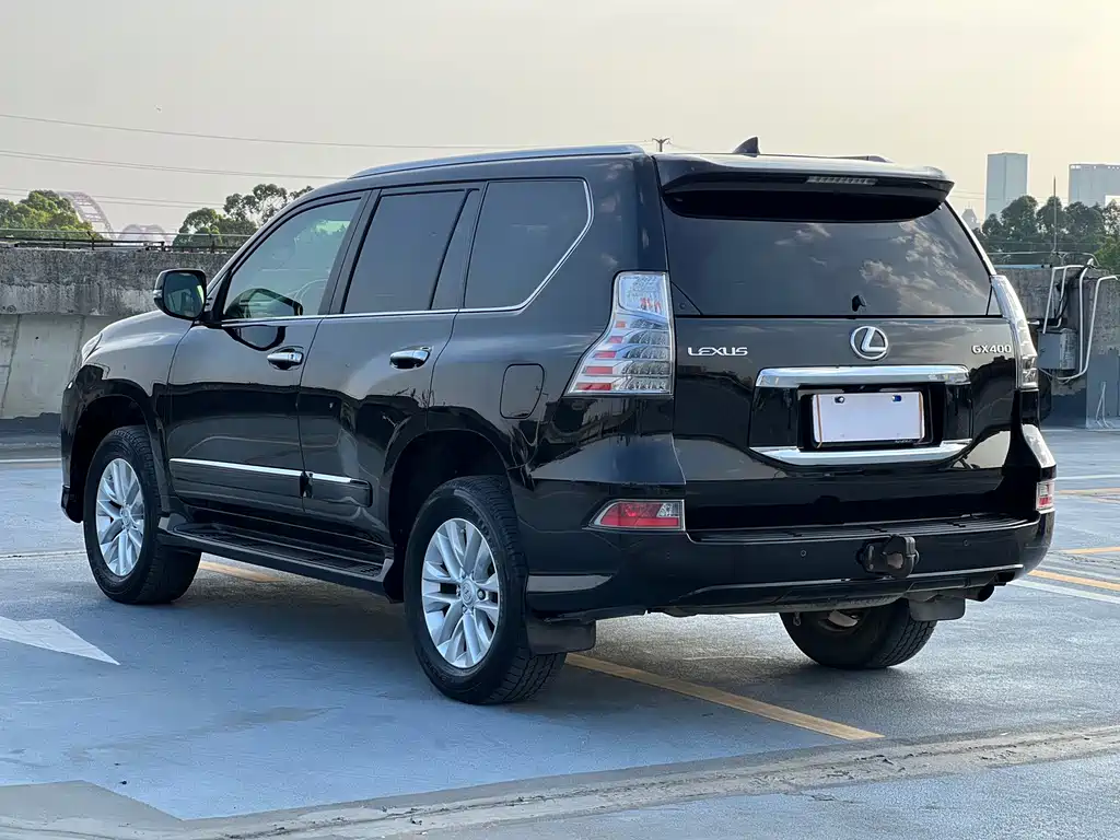 Lexus GX 400 Distinguished
