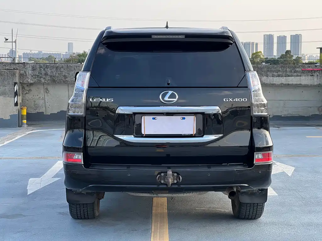 Lexus GX 400 Distinguished