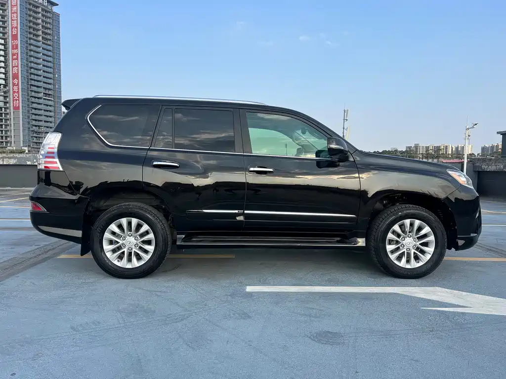 Lexus GX 400 Distinguished