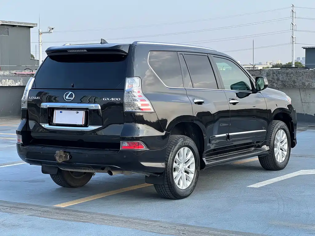 Lexus GX 400 Distinguished