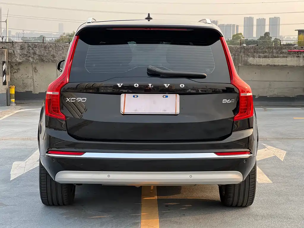 Volvo XC90 沃尔沃XC90 2022款 B6 智逸运动版 7座