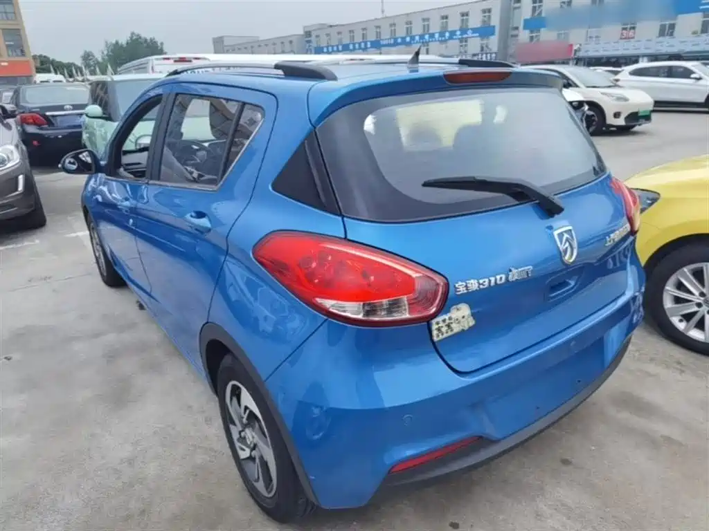Baojun 310 1.5 L Auto Luxury