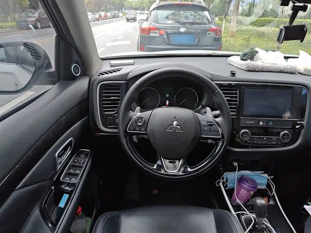 Outlander 欧蓝德 2019款 2.4 L 两驱致行版 5座 国V