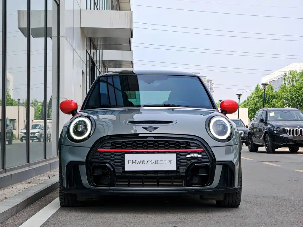 MINI 2.0 T COOPER S Artist