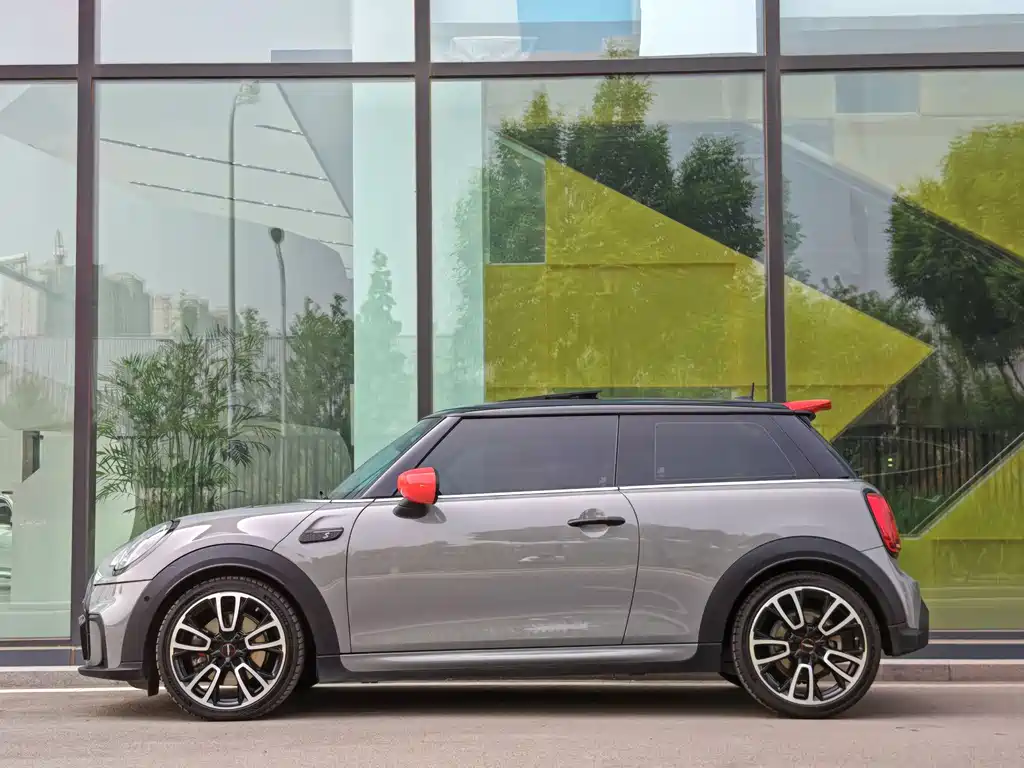 MINI 2.0 T COOPER S Artist